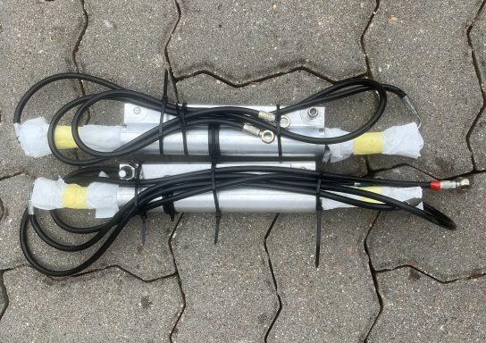 Repair of leaking convertible top cylinders for Porsche 996/997 – close-up of seal replacement